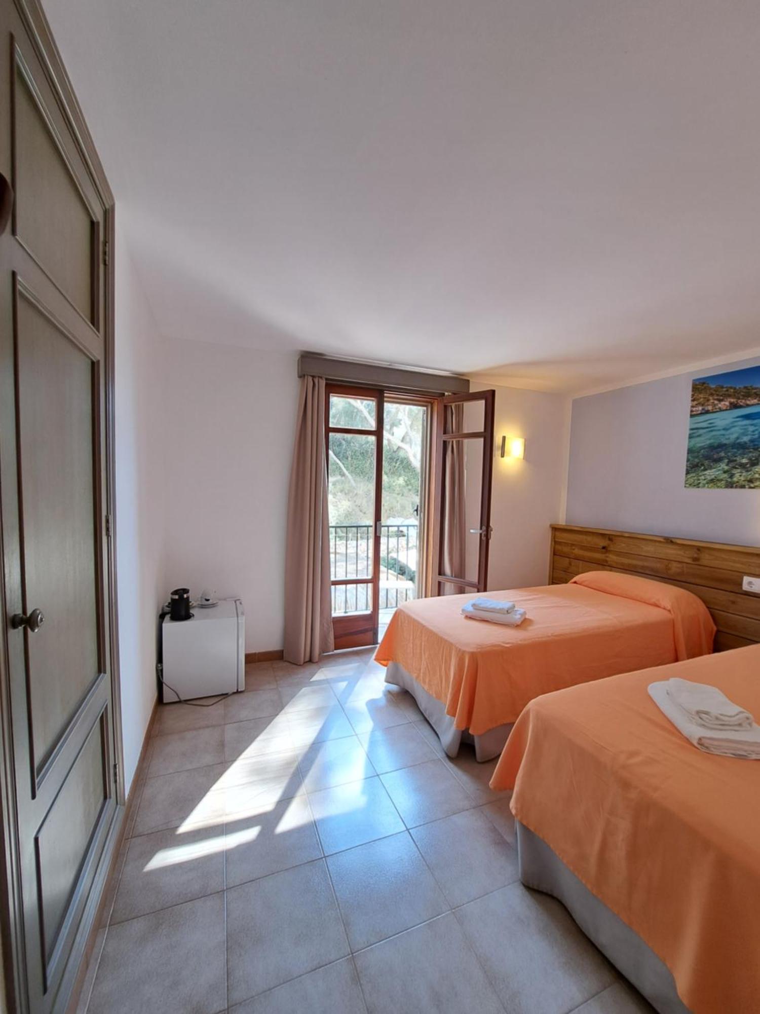 Hostal Playa Santanyí Eksteriør billede